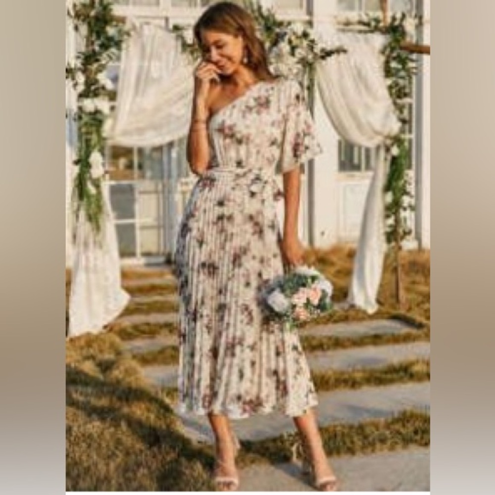 Floral one shoulder pleated hem dress